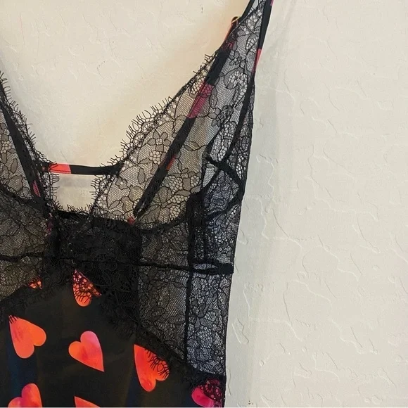 Victoria’s Secret Black and Pink Heart Lace Satin Night Dress Size Small - Picture 3 of 5